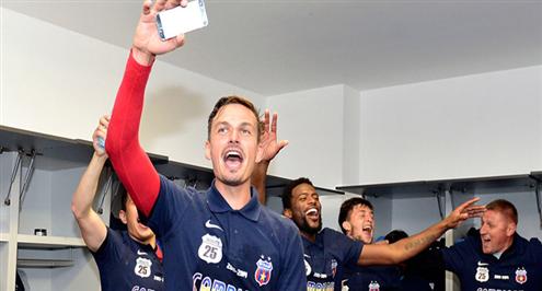 ريجيكامب: لاعب روماني جديد قد يلحق بـ«بنتلي» فى الهلال